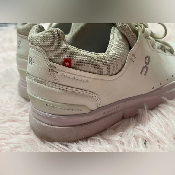 On Cloud The Roger Advantage White Pink CloudTech Lace Up Sneakers Size 9 - Picture 12 of 14
